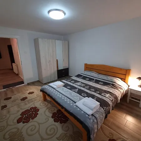 R Castle - 2 Room Apartment Braşov Exterior foto