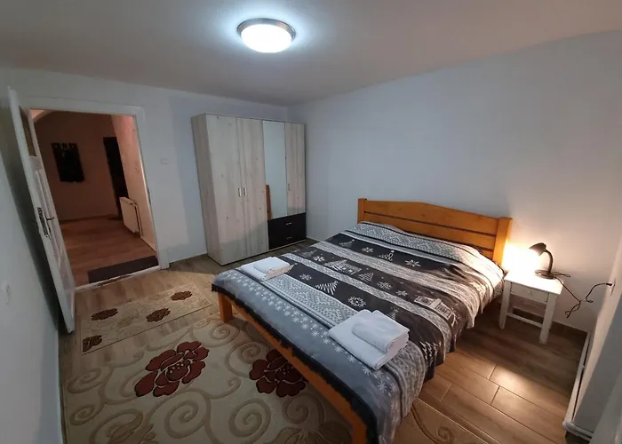 R Castle - 2 Room Apartment